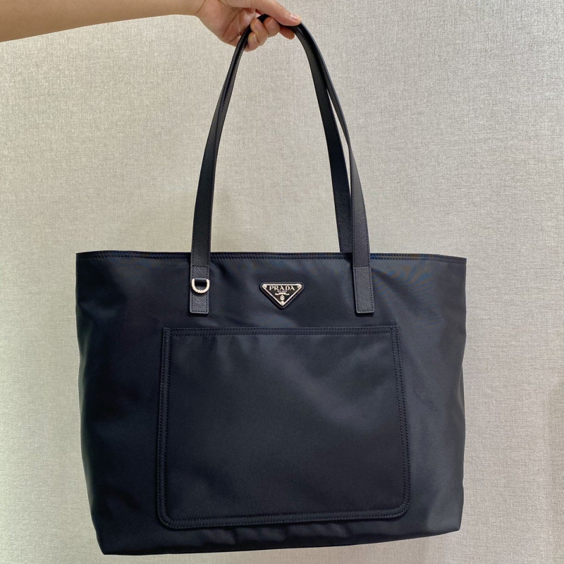 Pra*a tote bags